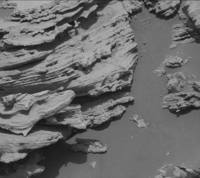 Sol 2692: Mast Camera (Mastcam)