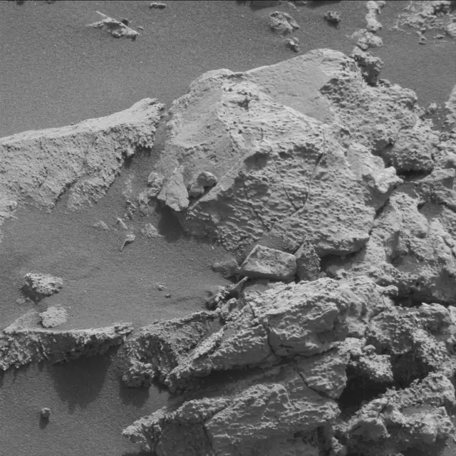Sol 2692: Mast Camera (Mastcam)