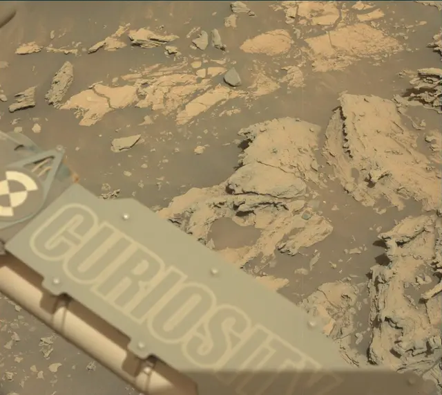Sol 2693: Mast Camera (Mastcam)