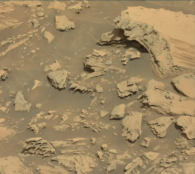 Sol 2693: Mast Camera (Mastcam)