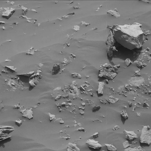 Sol 2693: Mast Camera (Mastcam)