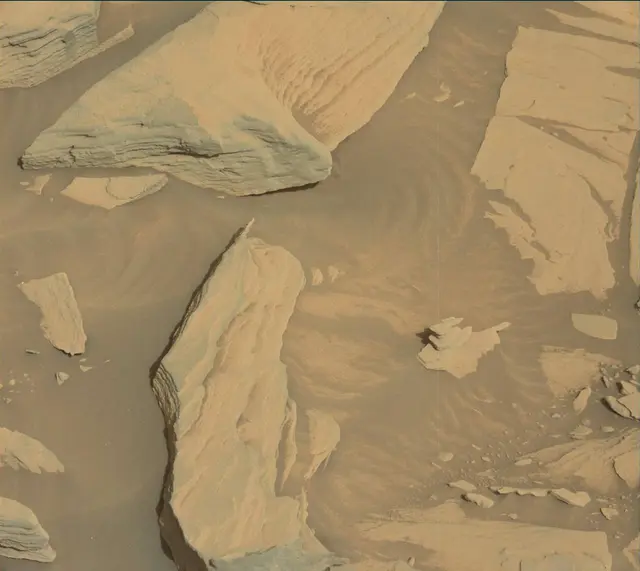 Sol 2695: Mast Camera (Mastcam)