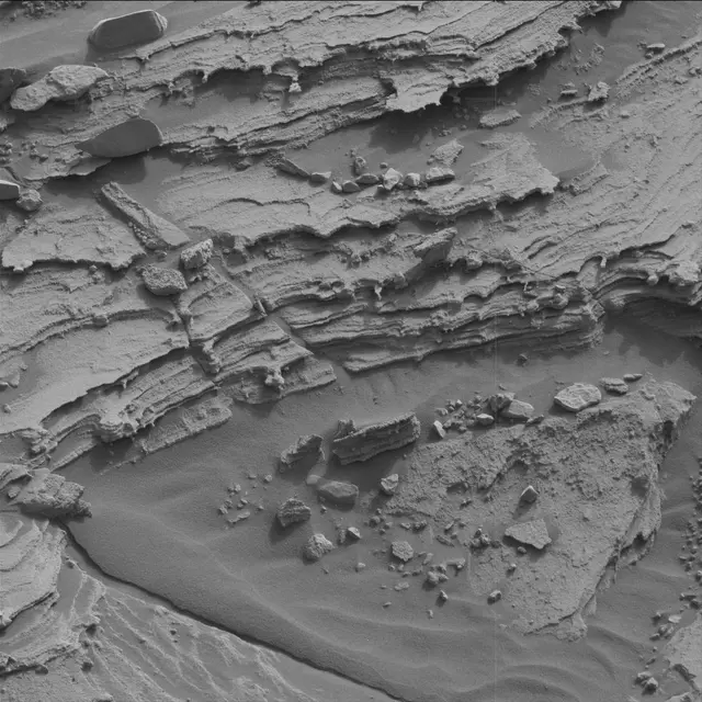 Sol 2695: Mast Camera (Mastcam)