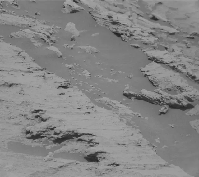 Sol 2695: Mast Camera (Mastcam)