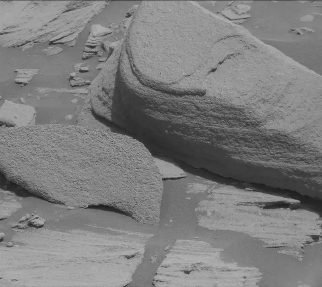 Sol 2696: Mast Camera (Mastcam)
