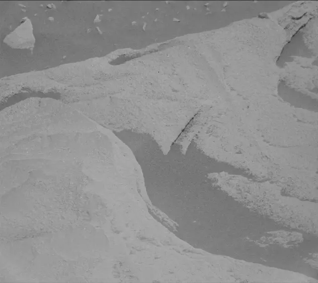 Sol 2696: Mast Camera (Mastcam)