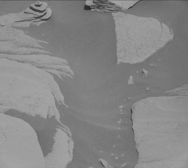 Sol 2696: Mast Camera (Mastcam)