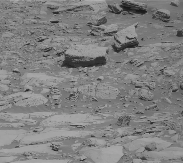 Sol 2696: Mast Camera (Mastcam)