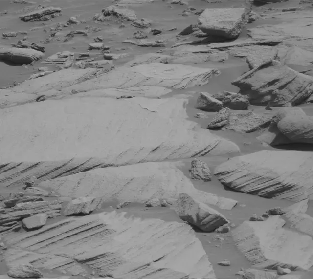Sol 2696: Mast Camera (Mastcam)
