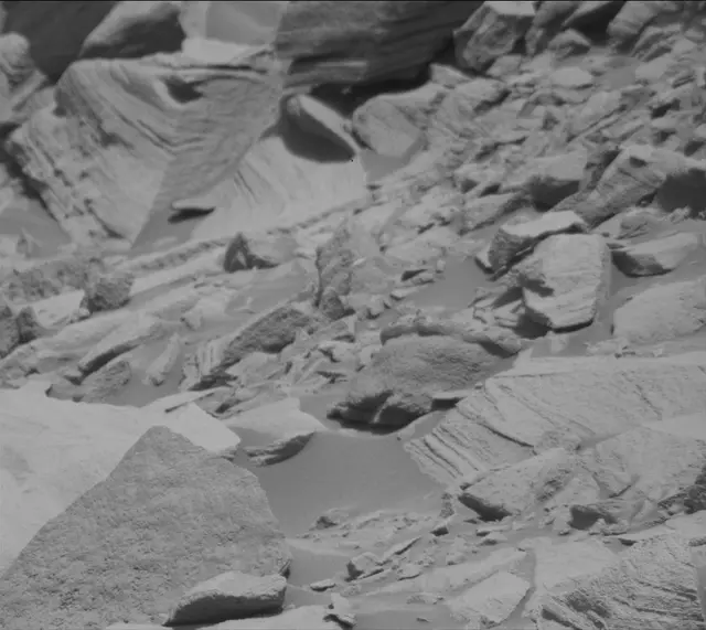 Sol 2699: Mast Camera (Mastcam)