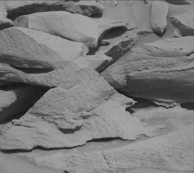 Sol 2699: Mast Camera (Mastcam)