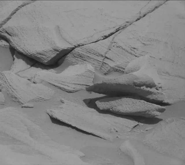 Sol 2699: Mast Camera (Mastcam)