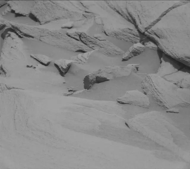Sol 2699: Mast Camera (Mastcam)
