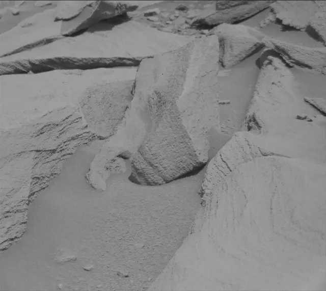 Sol 2699: Mast Camera (Mastcam)