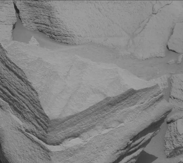 Sol 2699: Mast Camera (Mastcam)