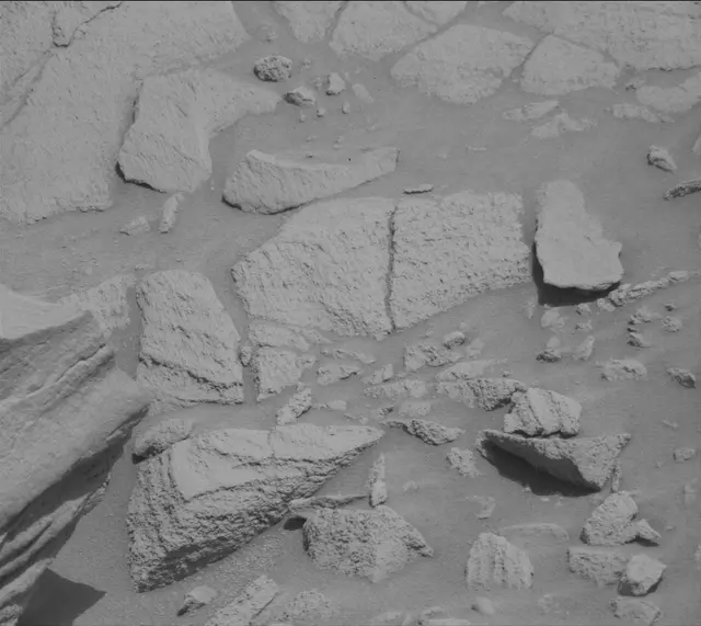 Sol 2699: Mast Camera (Mastcam)