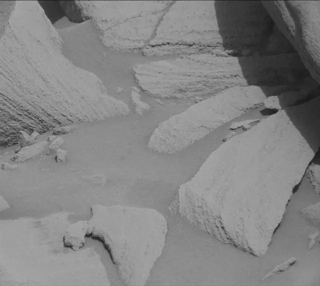 Sol 2699: Mast Camera (Mastcam)