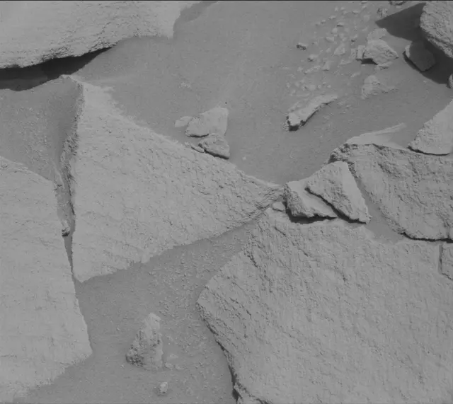 Sol 2699: Mast Camera (Mastcam)