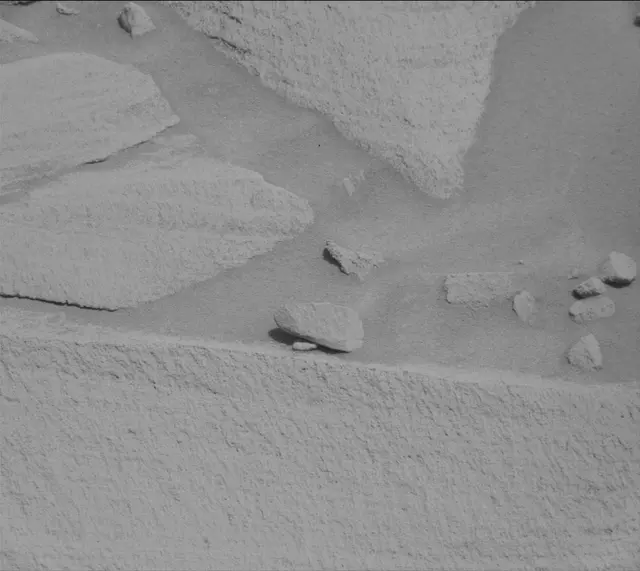 Sol 2699: Mast Camera (Mastcam)