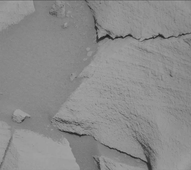 Sol 2699: Mast Camera (Mastcam)