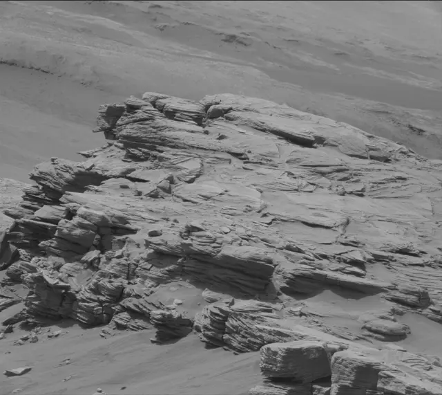 Sol 2699: Mast Camera (Mastcam)