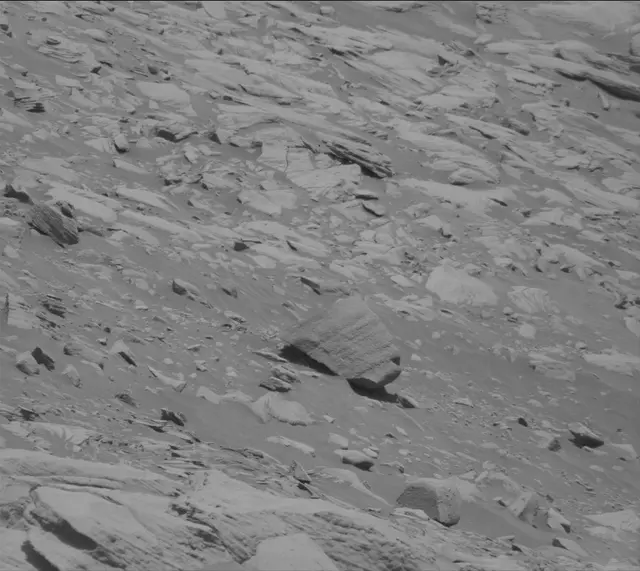 Sol 2700: Mast Camera (Mastcam)