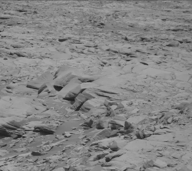 Sol 2700: Mast Camera (Mastcam)