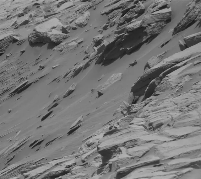 Sol 2700: Mast Camera (Mastcam)