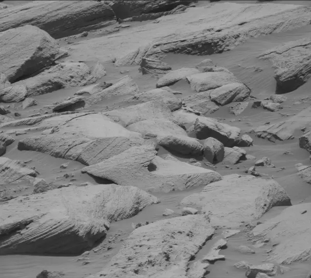 Sol 2700: Mast Camera (Mastcam)
