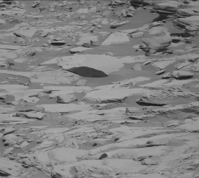 Sol 2700: Mast Camera (Mastcam)