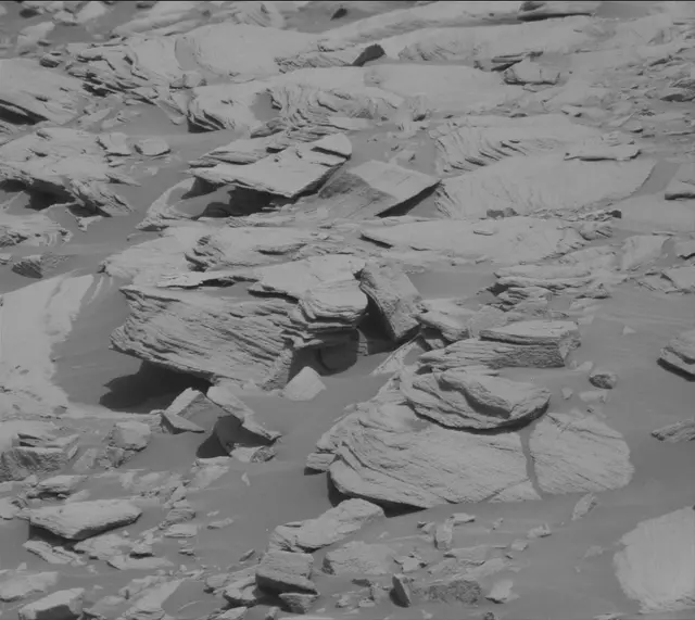 Sol 2700: Mast Camera (Mastcam)