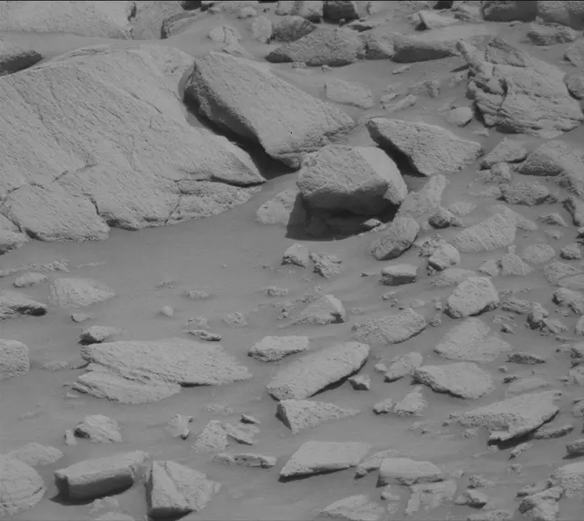 Sol 2700: Mast Camera (Mastcam)