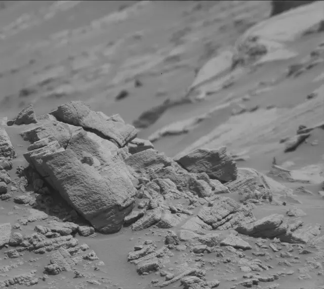 Sol 2700: Mast Camera (Mastcam)