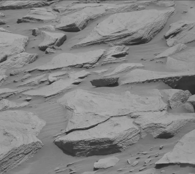 Sol 2700: Mast Camera (Mastcam)