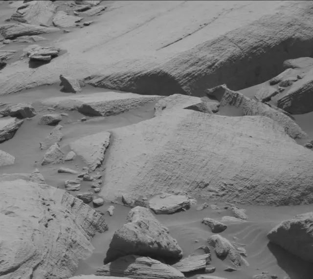 Sol 2700: Mast Camera (Mastcam)