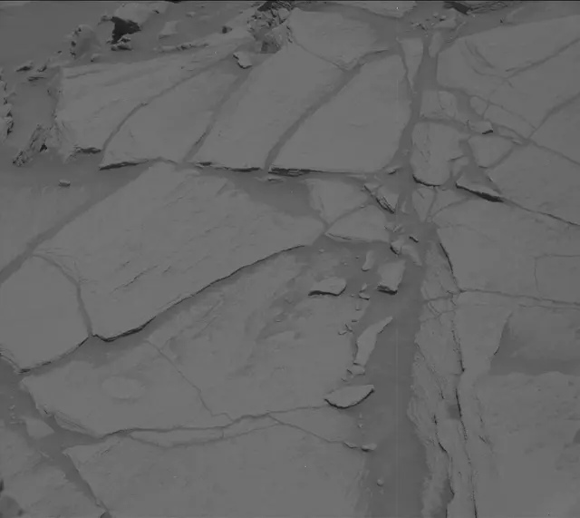 Sol 2702: Mast Camera (Mastcam)