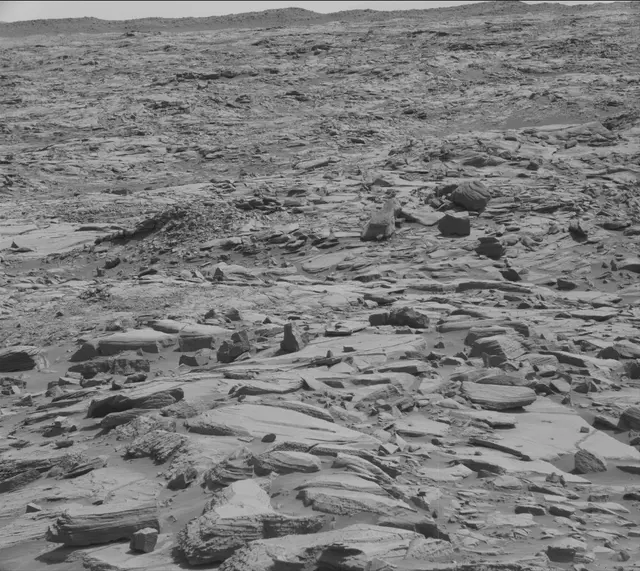 Sol 2702: Mast Camera (Mastcam)