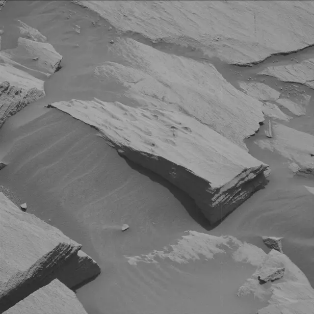Sol 2702: Mast Camera (Mastcam)