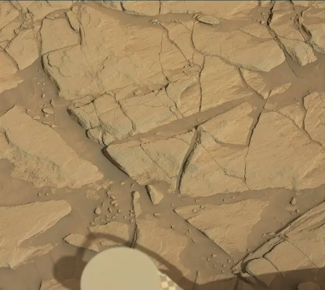 Sol 2702: Mast Camera (Mastcam)