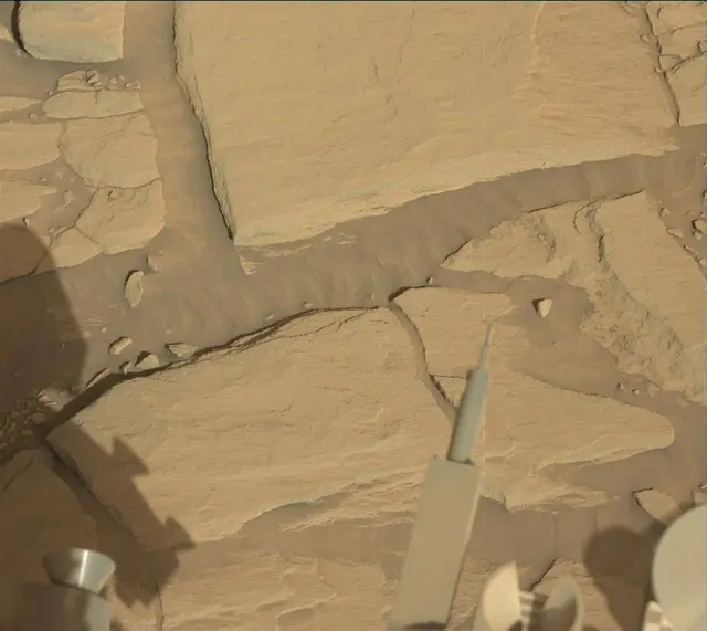 Sol 2702: Mast Camera (Mastcam)