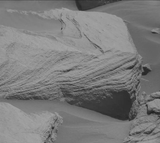 Sol 2702: Mast Camera (Mastcam)