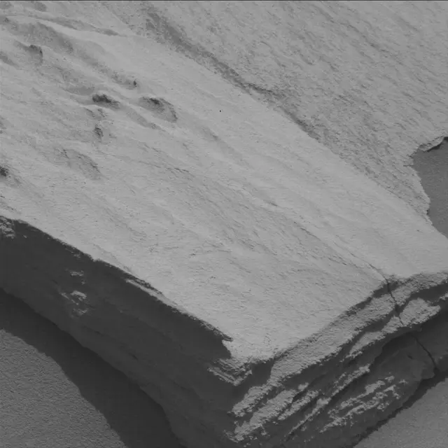 Sol 2702: Mast Camera (Mastcam)
