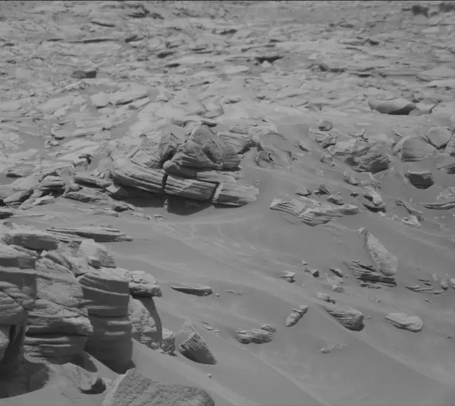 Sol 2705: Mast Camera (Mastcam)