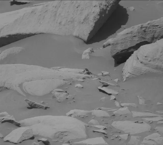 Sol 2706: Mast Camera (Mastcam)