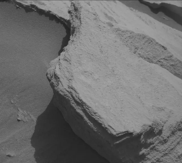 Sol 2710: Mast Camera (Mastcam)