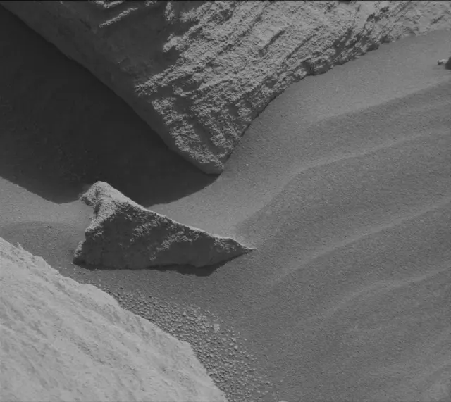 Sol 2710: Mast Camera (Mastcam)