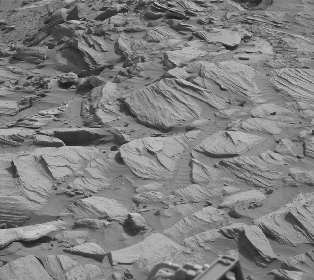 Sol 2711: Mast Camera (Mastcam)