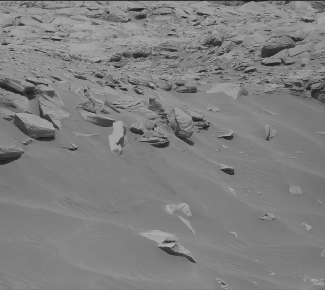 Sol 2712: Mast Camera (Mastcam)