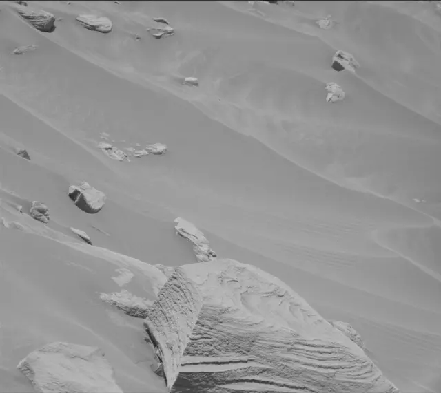 Sol 2712: Mast Camera (Mastcam)