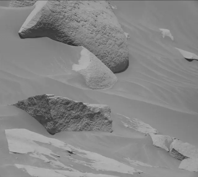 Sol 2712: Mast Camera (Mastcam)